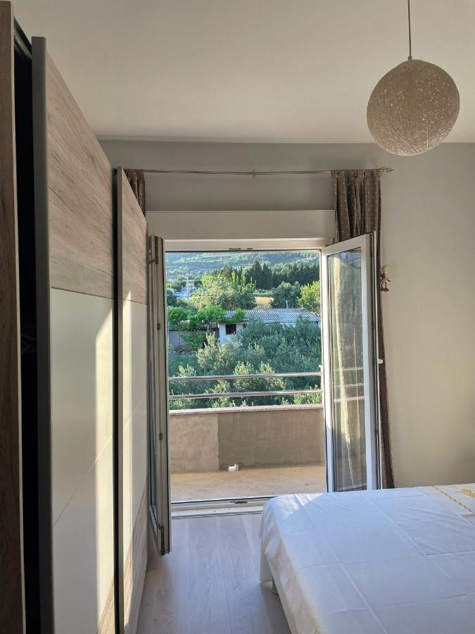 Sun Side Apartment Kastela Exterior photo